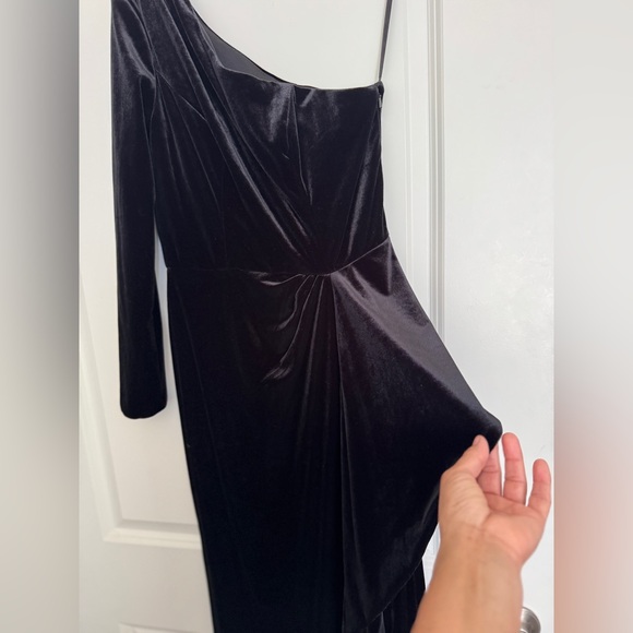 Amsale One-Shoulder Single Long Sleeve Velvet Gown in Black Size 4 NWT - Picture 5 of 11
